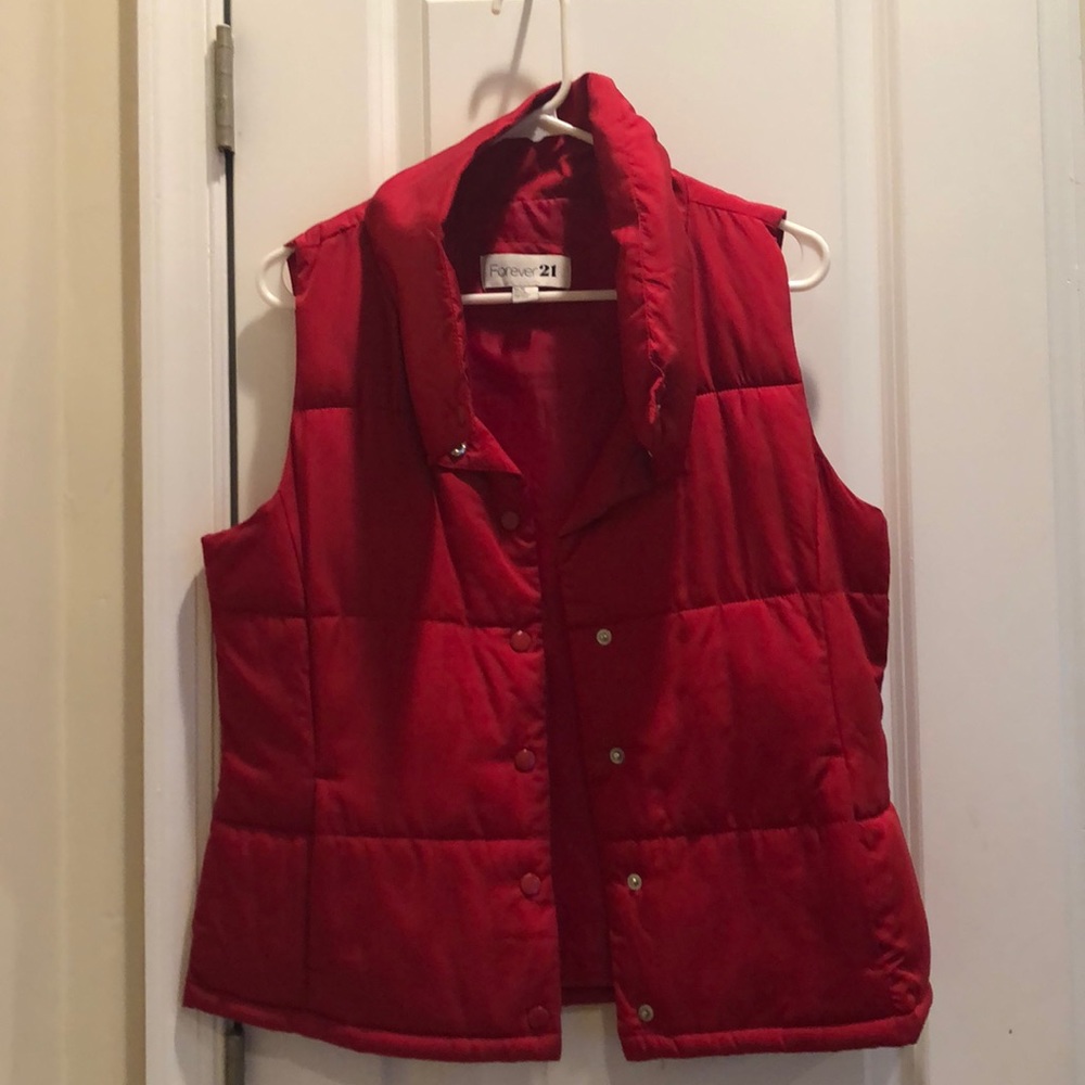 Forever 21 Red Puffer Vest Size M